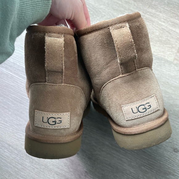 Ugh Mini Boot - Picture 2 of 4